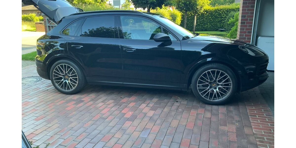 Porsche Cayenne 81.000 km 51.900 &euro; Hamburg 22395