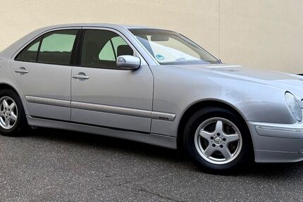 Mercedes-Benz E 200 164.623 km 5.490 &euro; Hamburg 20537