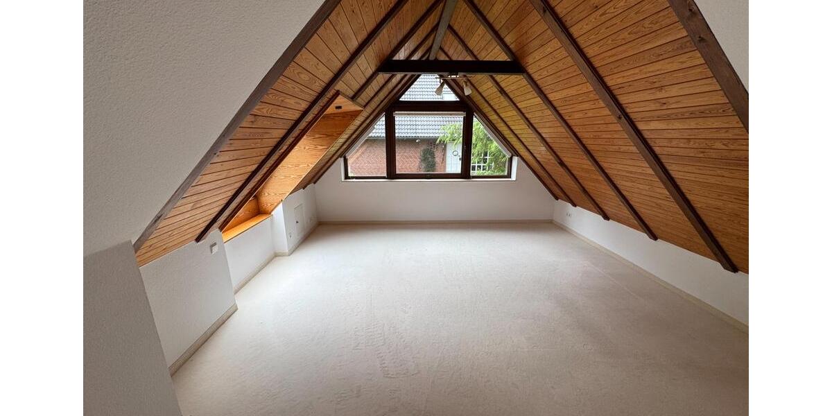 Dachgeschoßwohnung Hamburg Harburg - 3 Zimmer, 70 m&sup2;, 1.100&euro; | Angebot:25924706