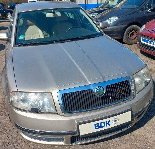 Skoda Superb 237.270 km 2.950 &euro; Hamburg 21031