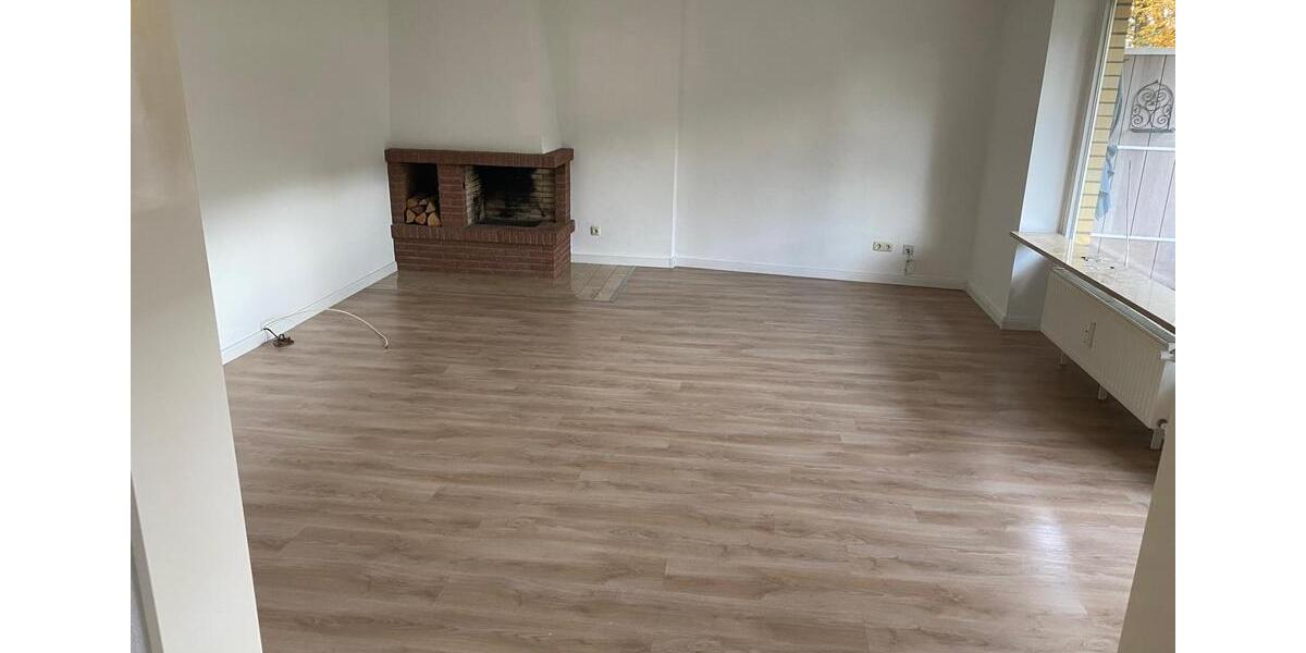 Etagenwohnung Hamburg Wandsbek - 1 Zimmer, 83 m&sup2;, 950&euro; | Angebot:25166694