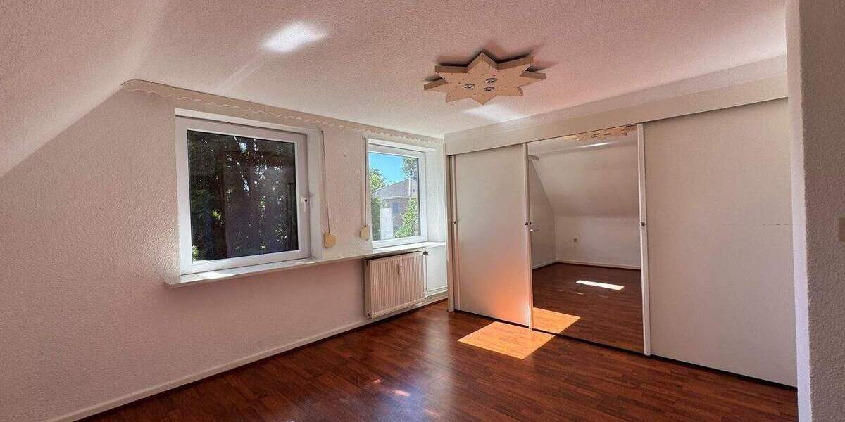 Mehrfamilienhaus, Wohnhaus Kaltenkirchen - 9 Zimmer, 285 m&sup2;, 770.000&euro; | Angebot:25729679