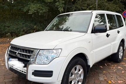 Mitsubishi Pajero 147.000 km 22.990 &euro; Hamburg 22523