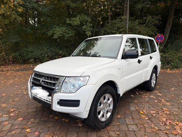 Mitsubishi Pajero 147.000 km 22.990 &euro; Hamburg 22523
