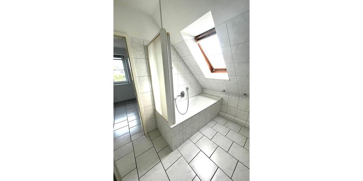 Dachgeschoßwohnung Kisdorf - 4 Zimmer, 85 m&sup2;, 1.100&euro; | Angebot:26663278