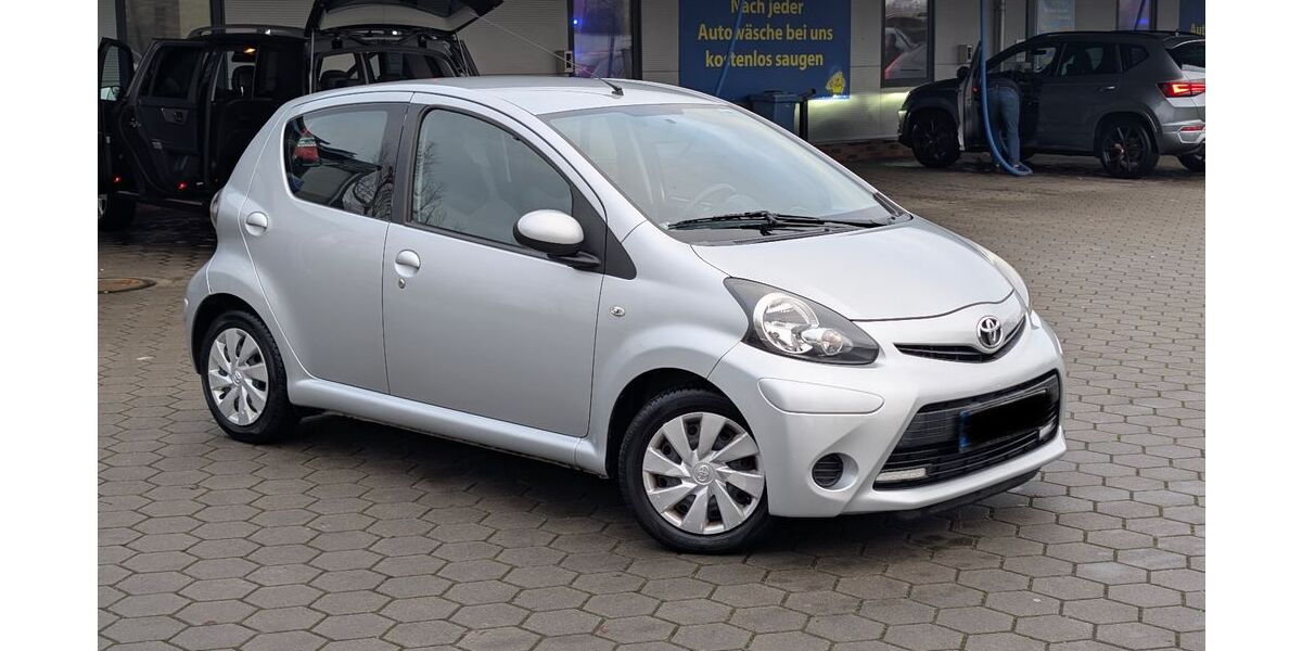 Toyota Aygo (X) 90.000 km 6.800 &euro; Harburg 21073