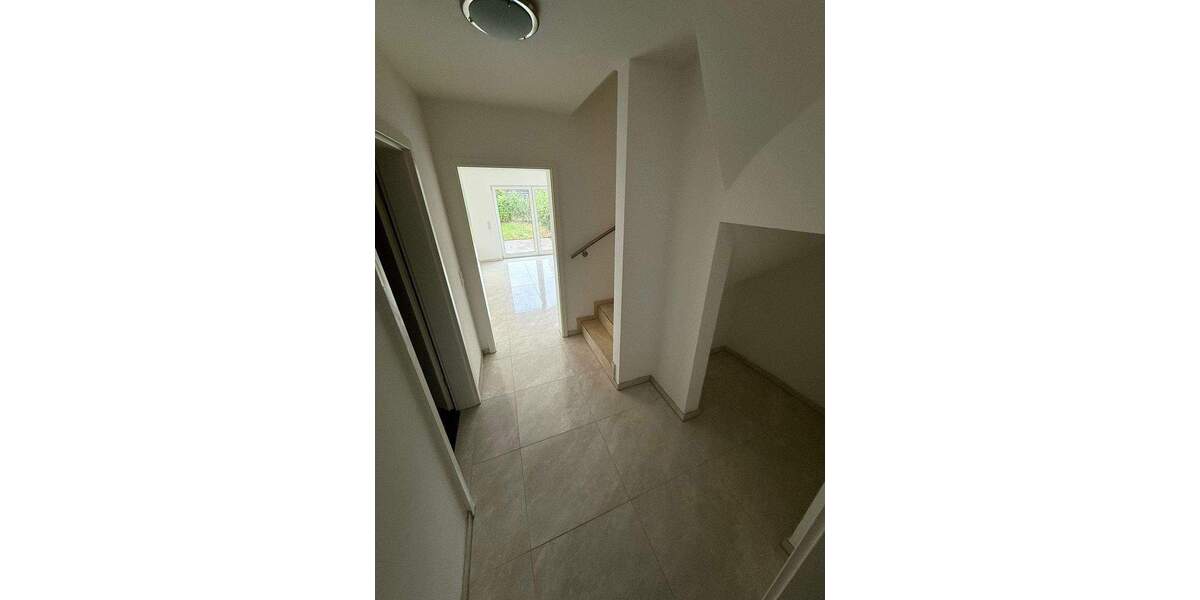 Reihenmittelhaus Hamburg Eißendorf - 6 Zimmer, 155 m&sup2;, 2.300&euro; | Angebot:25820930