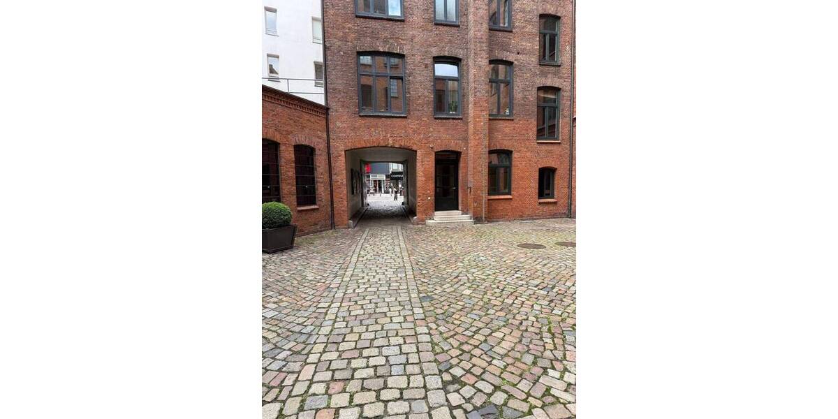 Gewerbeobjekt Hamburg Sternschanze - 4 Zimmer, 200 m&sup2;, 3.600&euro; | Angebot:25735117