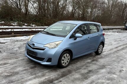 Toyota Verso-S 212.356 km 2.500 &euro; HAMBURG 22113
