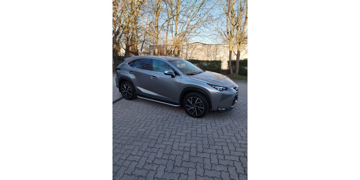 Lexus Andere 87.000 km 22.900 &euro; Hamburg 21147