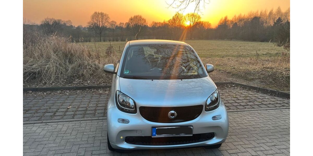 Smart ForTwo 82.000 km 9.550 &euro; Hamburg 22145