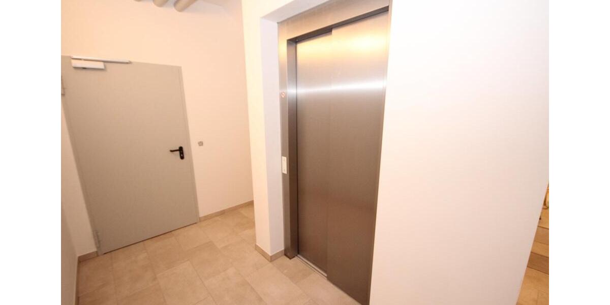 Dachgeschoßwohnung Hamburg Altona - 3 Zimmer, 101 m&sup2;, 1.867&euro; | Angebot:23038324