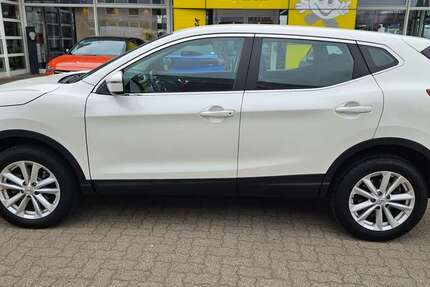 Nissan Qashqai 81.955 km 11.490 &euro; Kaltenkirchen 24568