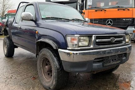 Toyota Hilux 232.281 km 10.900 &euro; Hamburg 21031