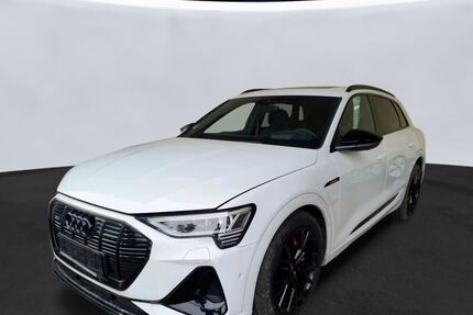 Audi e-tron 41.636 km 38.990 &euro; Hamburg 22047