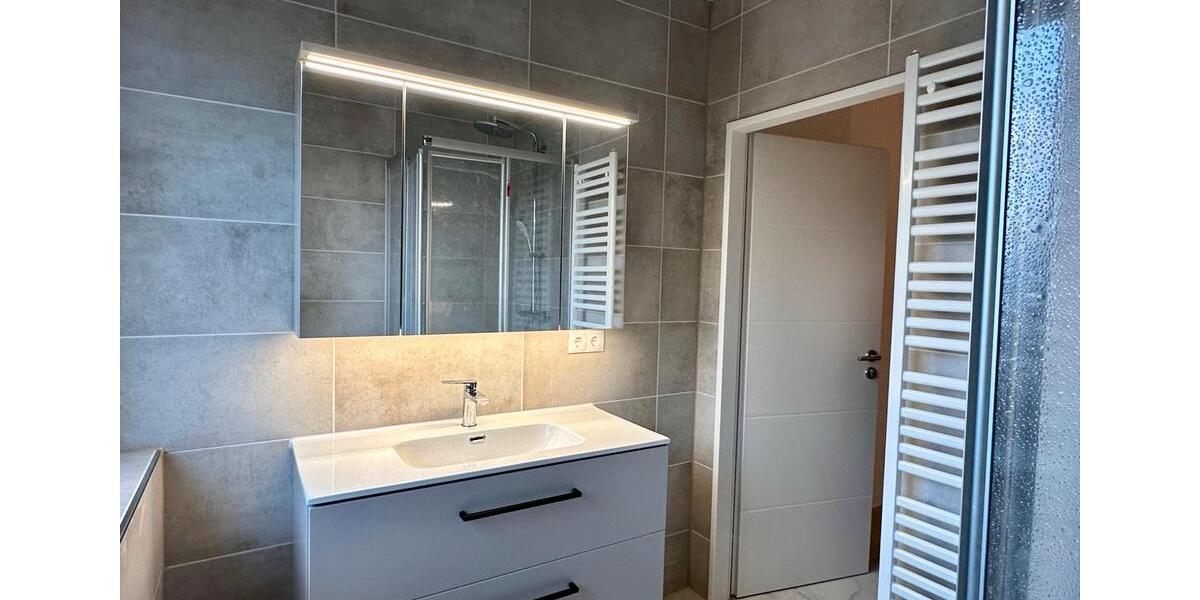 Etagenwohnung Stapelfeld - 4 Zimmer, 96 m&sup2;, 2.000&euro; | Angebot:25957212