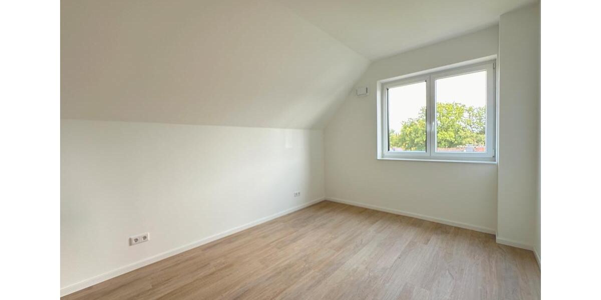 Dachgeschoßwohnung Stapelfeld - 5 Zimmer, 120 m&sup2;, 2.158&euro; | Angebot:25868125