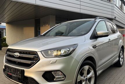 Ford Kuga 81.000 km 19.900 &euro; Pinneberg 25421