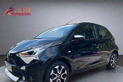 Toyota Aygo (X) 25.410 km 10.850 &euro; Hamburg - 1 Min. vom Hamburg Airport 22415