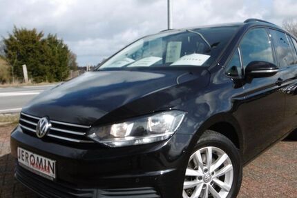 VW Touran 141.897 km 14.250 &euro; Tornesch 25436