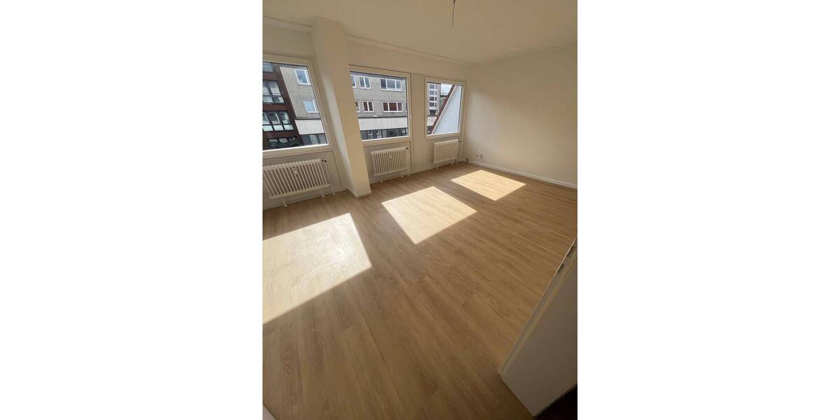 Etagenwohnung Hamburg Rahlstedt - 2 Zimmer, 85 m&sup2;, 1.190&euro; | Angebot:26017979
