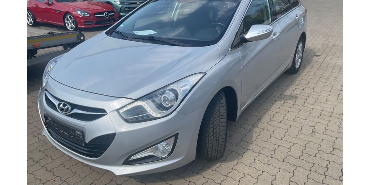 Hyundai i40 146.300 km 4.499 &euro; Hamburg 21107