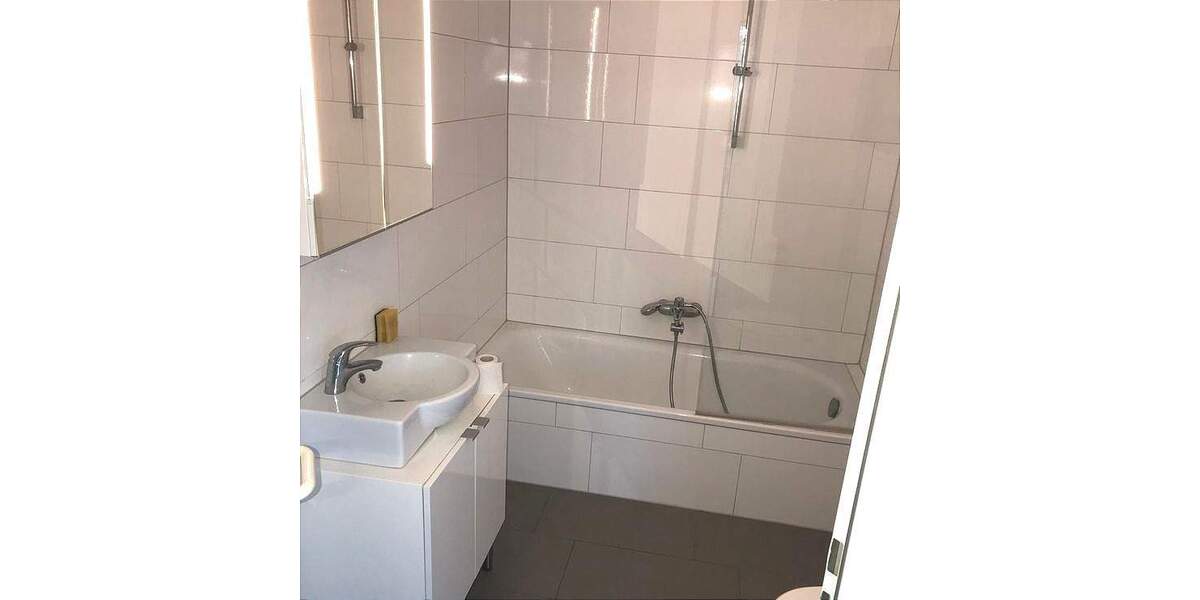 Etagenwohnung Hamburg Uhlenhorst - 3 Zimmer, 121 m&sup2;, 2.600&euro; | Angebot:25778932