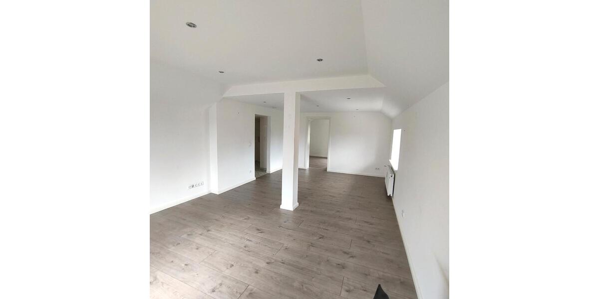 Dachgeschoßwohnung Barmstedt - 2 Zimmer, 67 m&sup2;, 850&euro; | Angebot:25932888