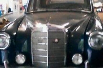 Mercedes-Benz 220 28.511 km 14.500 &euro; Wandsbek 22047