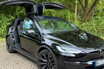 Tesla Model X 49.800 km 73.999 &euro; Hamburg 22045