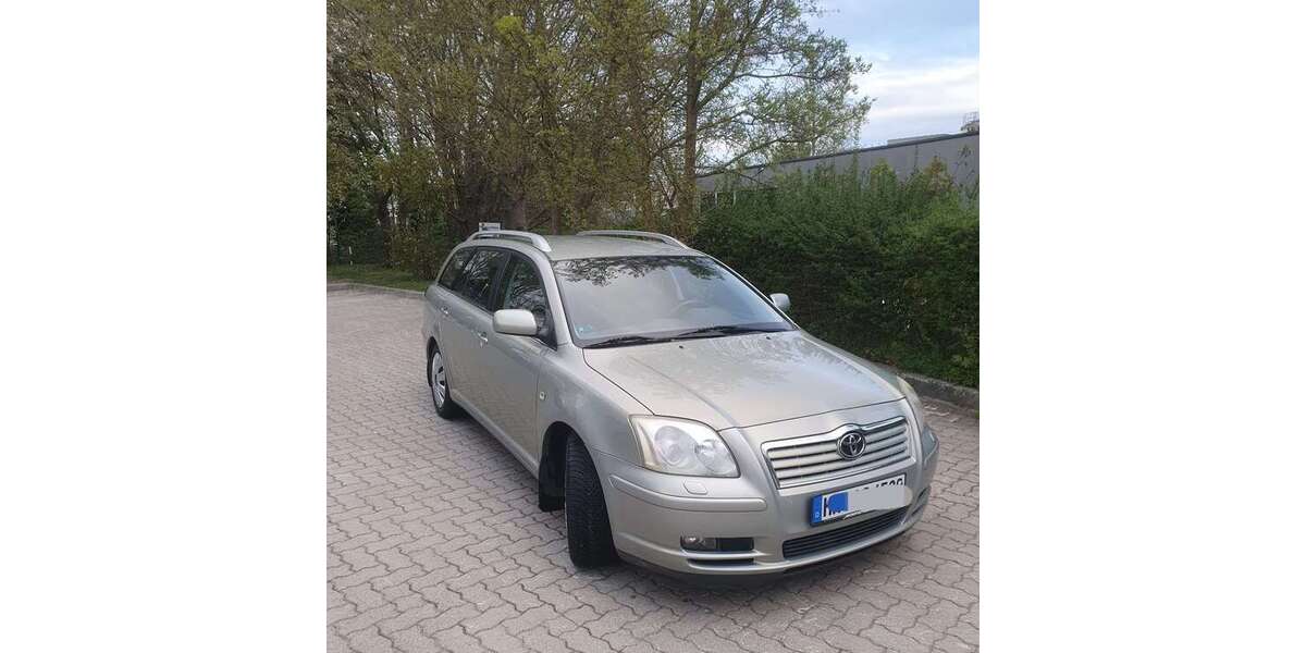 Toyota Avensis 216.115 km 2.700 &euro; Hamburg 22299