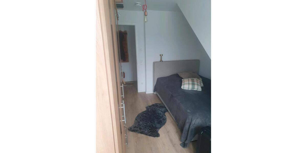 Dachgeschoßwohnung Kummerfeld - 2 Zimmer, 41 m&sup2;, 914&euro; | Angebot:25974167