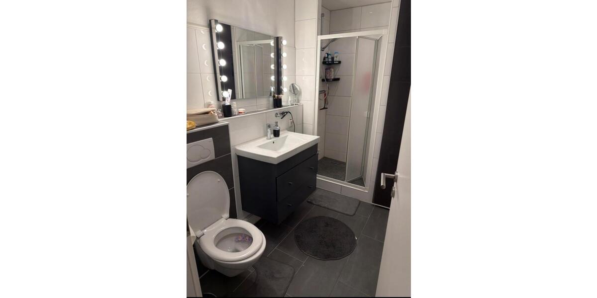 Etagenwohnung Wedel - 2 Zimmer, 68 m&sup2;, 1.350&euro; | Angebot:25452958