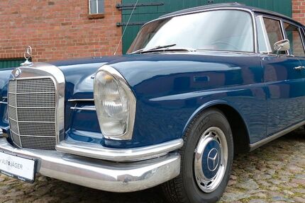 Mercedes-Benz 230 2.709 km 26.500 &euro; Hamburg 22047