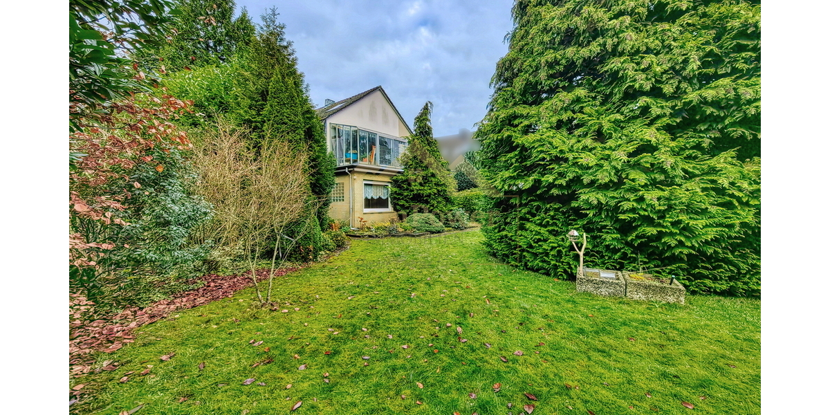 Rarität in Bestlage: Historischer Charme mit 2 Wohneinheiten, Wintergarten und sonnigem Grundstück - Zweifamilienhaus Hamburg Wandsbek | Angebot:25365900