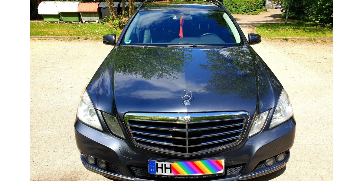 Mercedes-Benz E-Klasse 267.000 km 9.900 &euro; Hamburg 20038