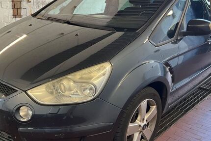 Ford S-Max 145.778 km 4.999 &euro; Bargteheide 22941