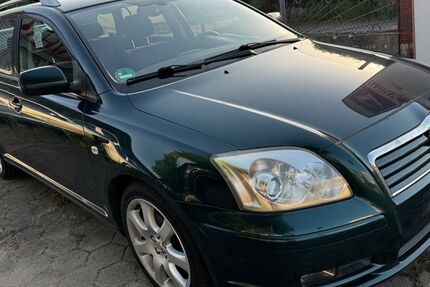 Toyota Avensis 211.800 km 2.990 &euro; Pinneberg 25421