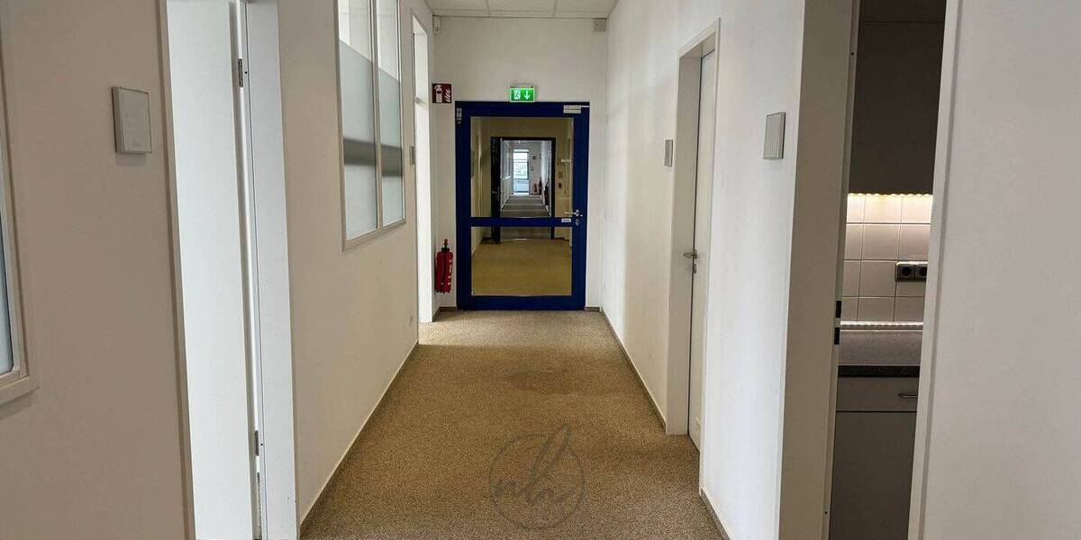 Gewerbeobjekt Hamburg Rahlstedt - 2 Zimmer, 192 m&sup2;, 2.496&euro; | Angebot:26825757