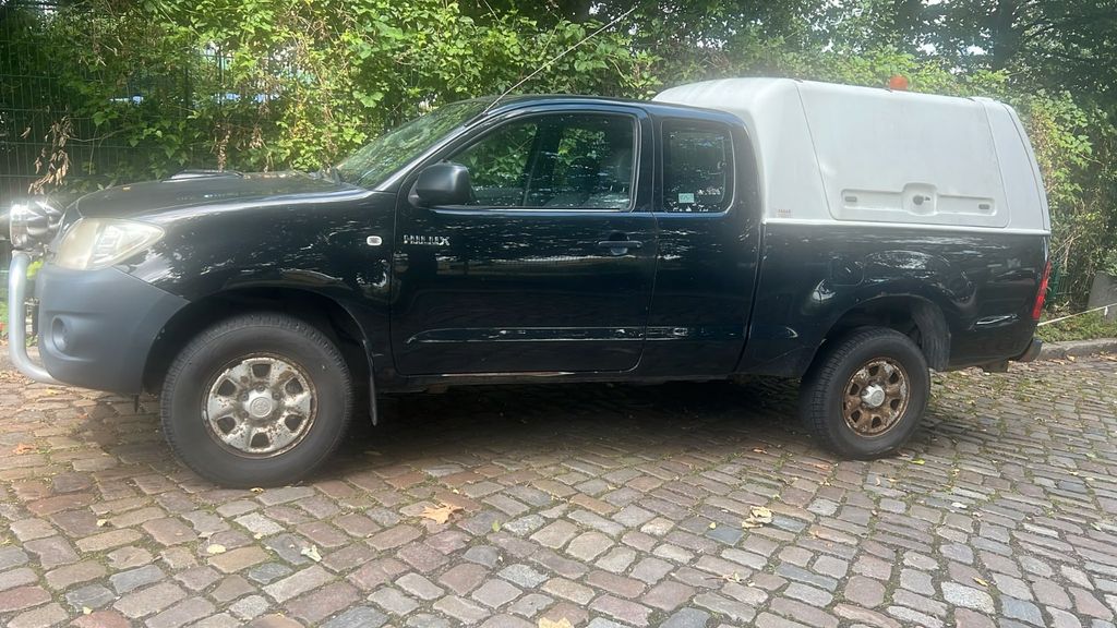 Toyota Hilux 256.493 km 7.199 &euro; Hamburg 20539