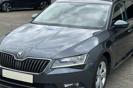 Skoda Superb 233.525 km 9.900 &euro; Hamburg 22043
