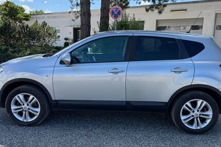 Nissan Qashqai 199.174 km 4.490 &euro; Barsbüttel 22885
