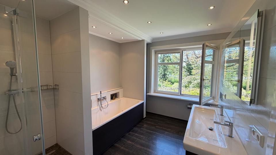 Villa Norderstedt Garstedt - 9 Zimmer, 270 m&sup2;, 1.450.000&euro; | Angebot:26808293