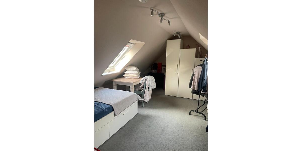 Dachgeschoßwohnung Hamburg Wandsbek - 3 Zimmer, 65 m&sup2;, 1.500&euro; | Angebot:25880747