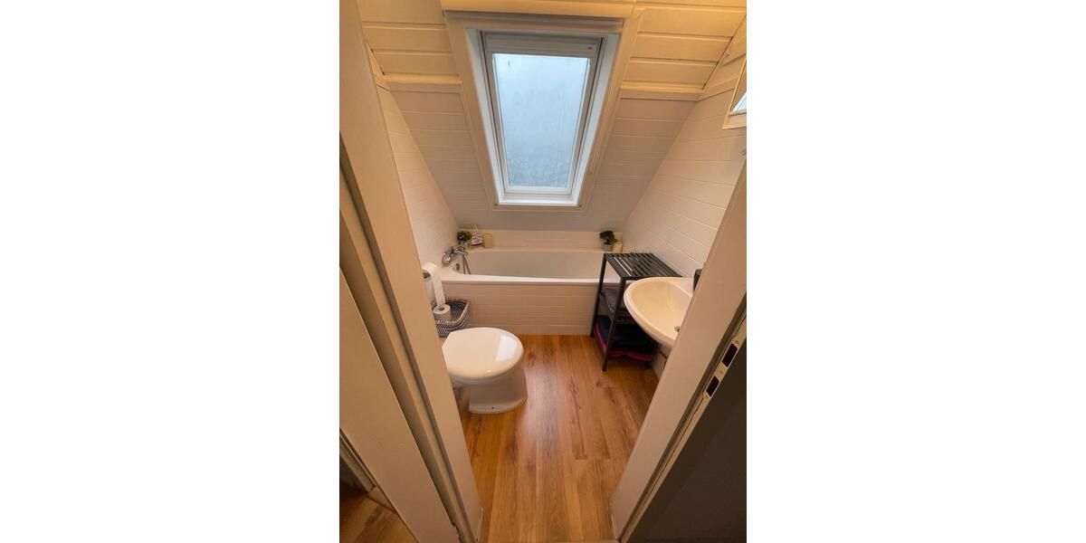 Dachgeschoßwohnung Norderstedt Garstedt - 1.5 Zimmer, 50 m&sup2;, 1.200&euro; | Angebot:25865278