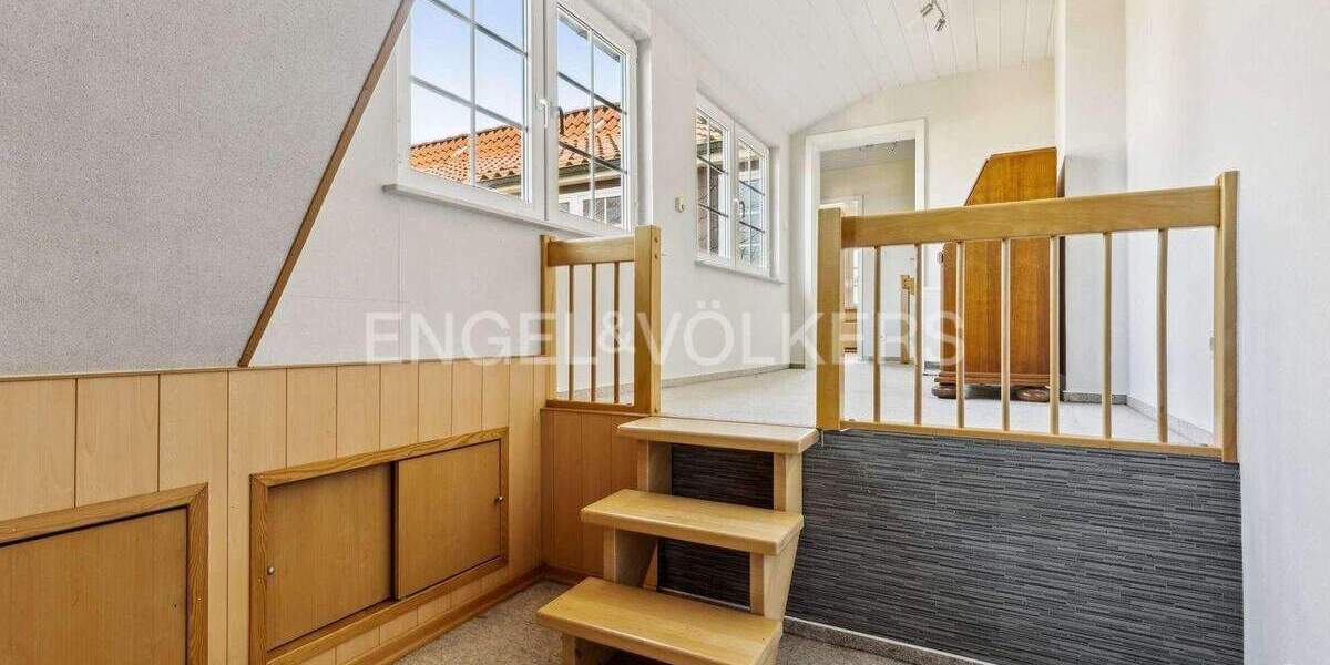 Mehrfamilienhaus, Wohnhaus Ammersbek Siedlung Daheim-Heimgarten - 8 Zimmer, 174 m&sup2;, 498.000&euro; | Angebot:25701558