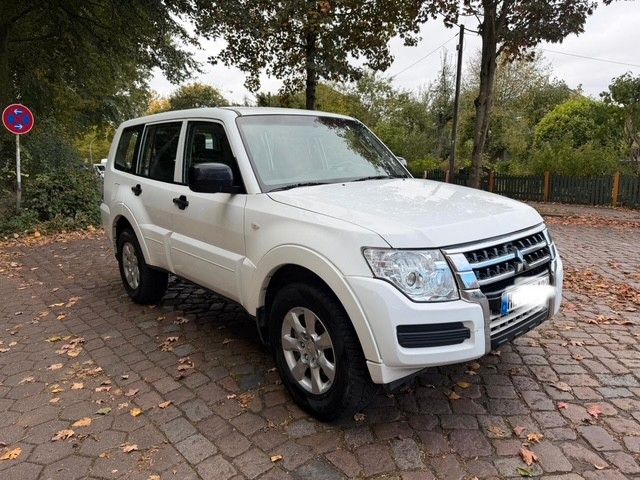 Mitsubishi Pajero 147.000 km 21.990 &euro; Hamburg 22523