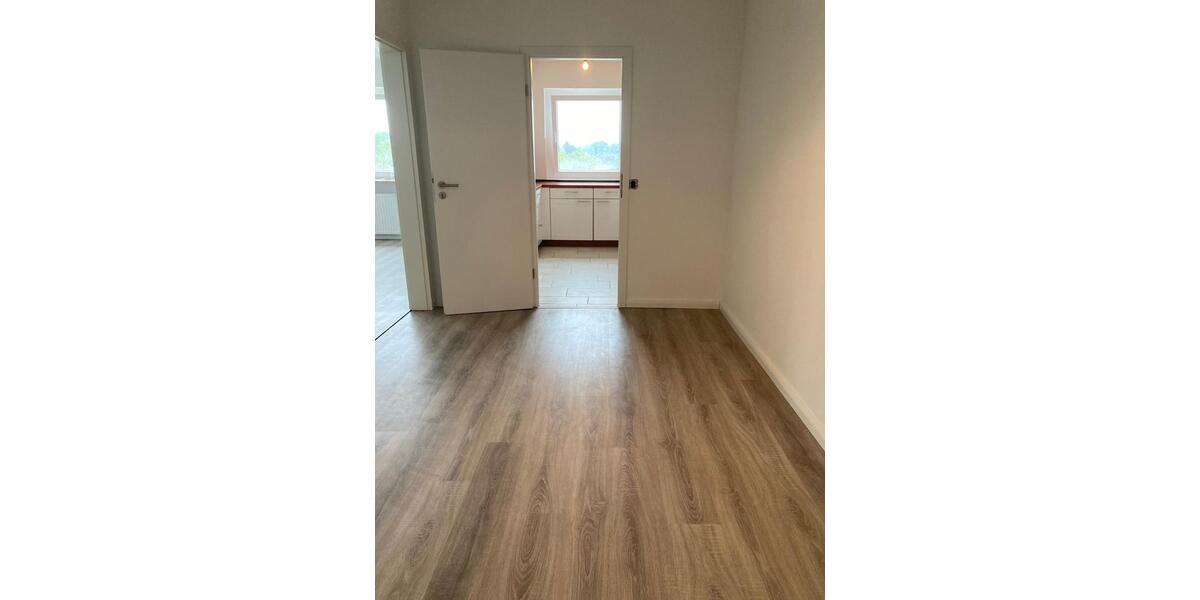 Etagenwohnung Pinneberg - 4.5 Zimmer, 109 m&sup2;, 1.380&euro; | Angebot:25783890