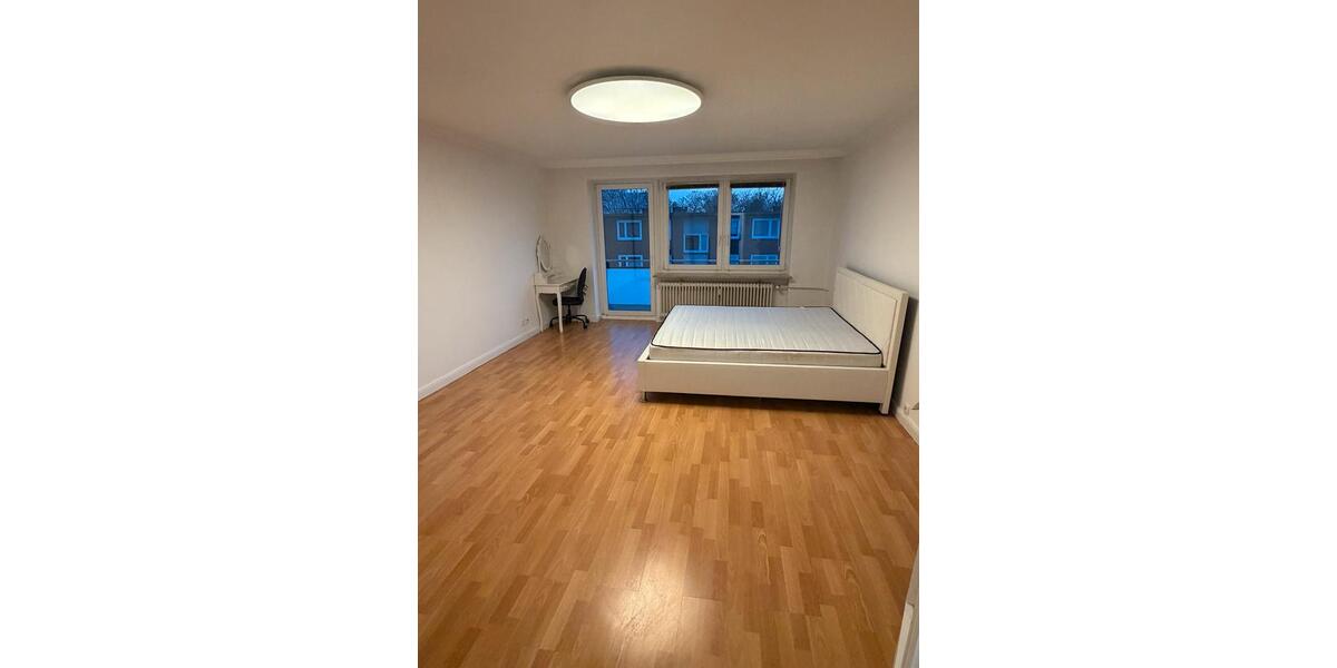 Erdgeschoßwohnung Hamburg Wandsbek - 3 Zimmer, 83 m&sup2;, 1.700&euro; | Angebot:25873436