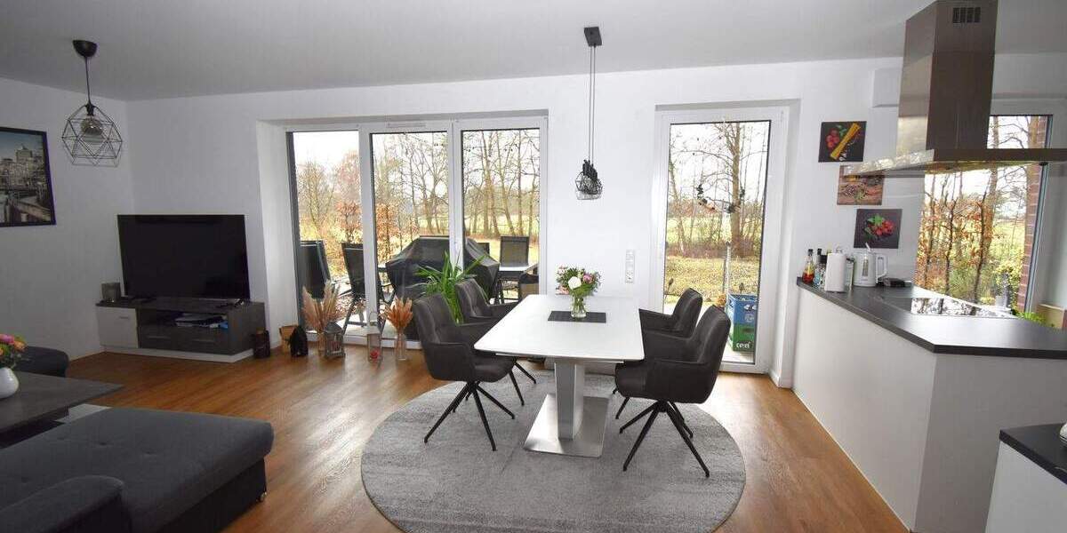 Etagenwohnung Uetersen - 3 Zimmer, 93 m&sup2;, 1.300&euro; | Angebot:25769376